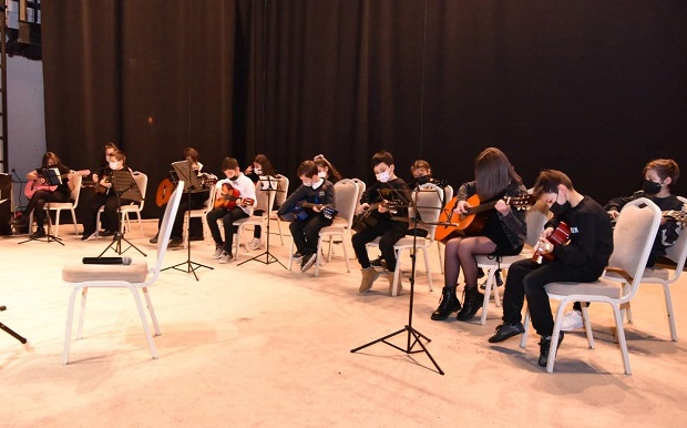 Çan Belediyesi Müzik Kursu Öğrencilerinden Yeni Yıl Konseri