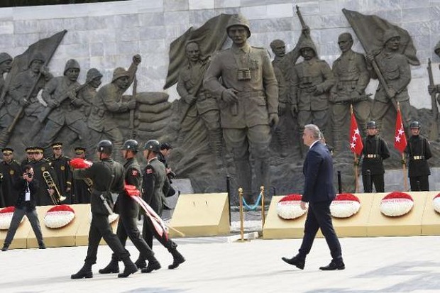 Çanakkale Kara Savaşları'nın 104'üncü Yıldönümü Törenlerle Anıldı