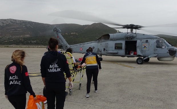 Kalp Krizi Geçiren Vatandaşı TSK Helikopteri Nakletti
