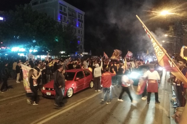 Galatasaray Taraftarlarının Şampiyonluk Coşkusu