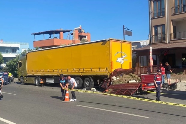 Zincirleme Kazada İki Kişi Hayatını Kaybetti